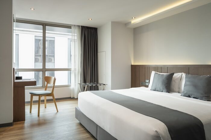 DELUXE ROOM